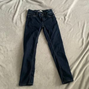 Dark blue boyfriend cut Levi’s